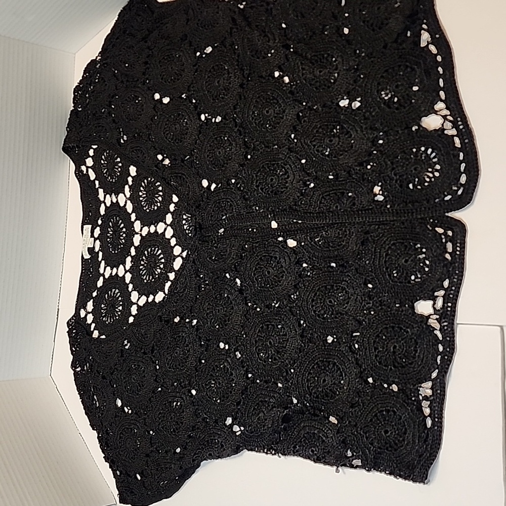 JOSEPH A vintage Crochet VEST WITH capped Sleeves 1 Front Crochet Button